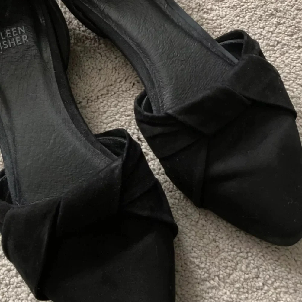 Eileen Fisher Flats Black Leather Women's Size 8‎